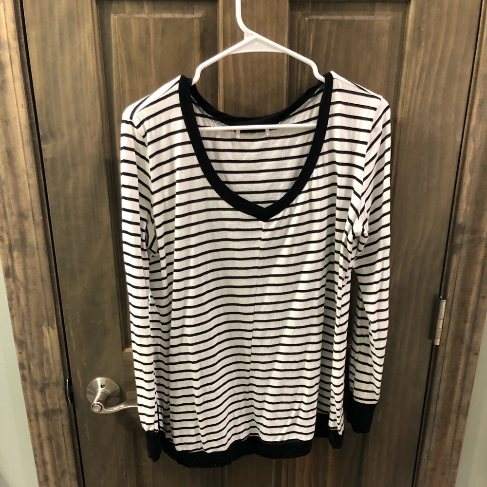Black/white striped long sleeve